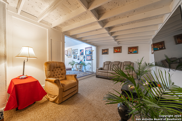 Listing photo id 9 for 9907 Autumn Valley