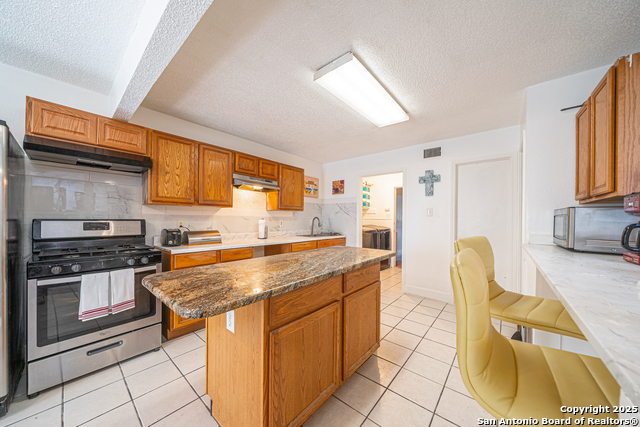 Listing photo id 10 for 9907 Autumn Valley