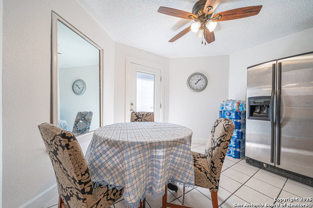 Listing photo id 11 for 9907 Autumn Valley