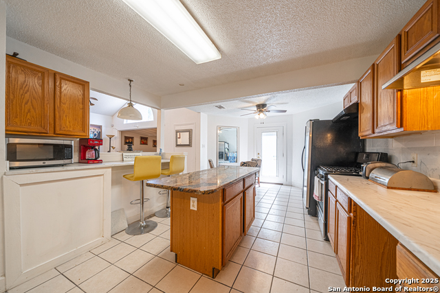 Listing photo id 12 for 9907 Autumn Valley