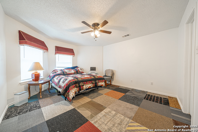 Listing photo id 15 for 9907 Autumn Valley