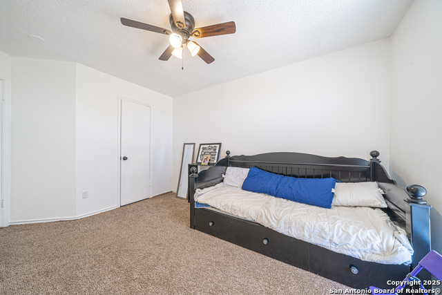 Listing photo id 17 for 9907 Autumn Valley