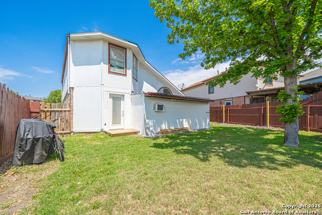Listing photo id 0 for 9907 Autumn Valley