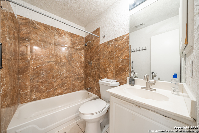 Listing photo id 23 for 9907 Autumn Valley