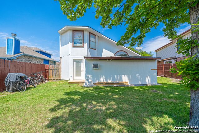 Listing photo id 25 for 9907 Autumn Valley