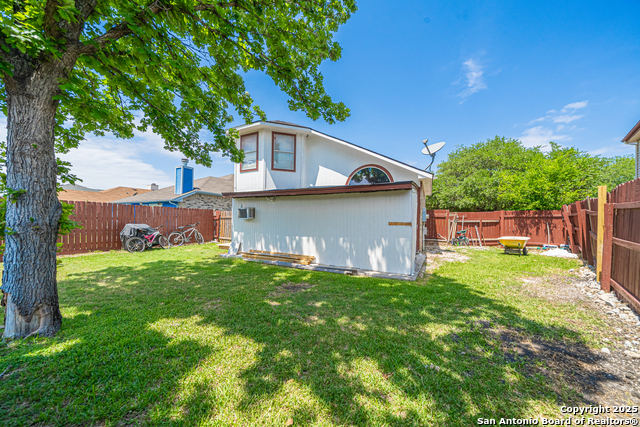 Listing photo id 26 for 9907 Autumn Valley