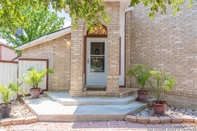 Listing photo id 3 for 9907 Autumn Valley