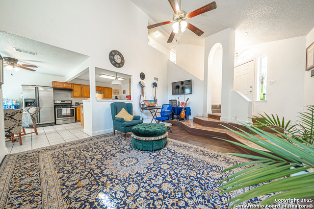 Listing photo id 7 for 9907 Autumn Valley