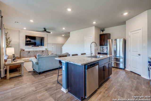 Listing photo id 8 for 5326 Scoria Trail