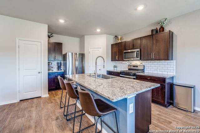 Listing photo id 10 for 5326 Scoria Trail