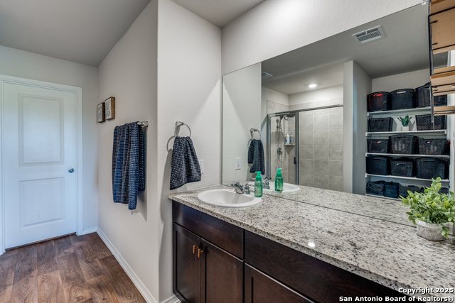 Listing photo id 16 for 5326 Scoria Trail