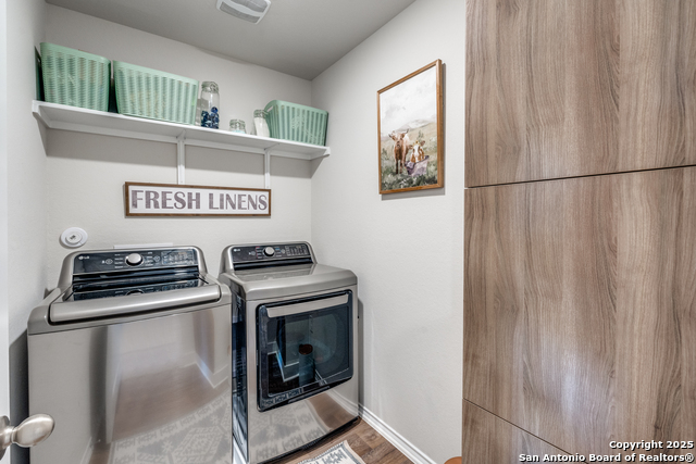Listing photo id 24 for 5326 Scoria Trail