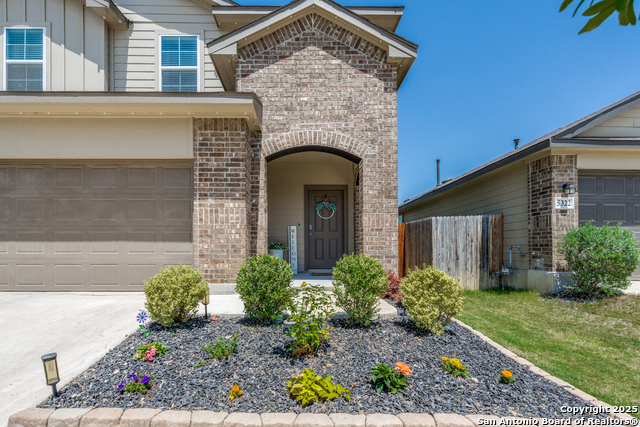 Listing photo id 1 for 5326 Scoria Trail