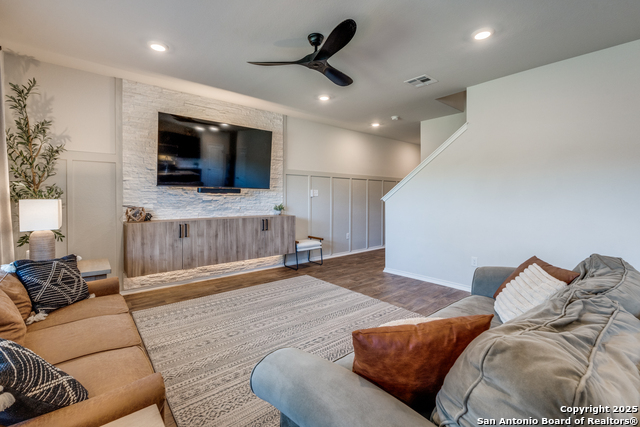 Listing photo id 5 for 5326 Scoria Trail