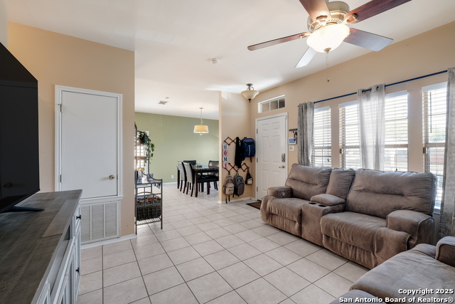 Image 5 of 17 For 2411 Crown Crossing