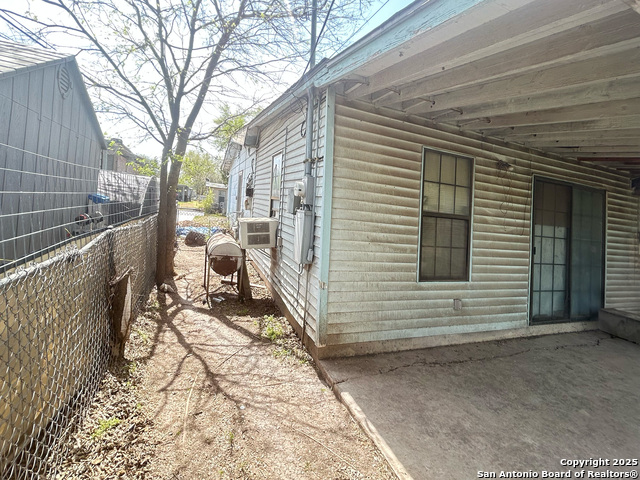 Image 6 of 7 For 343 Vestal E