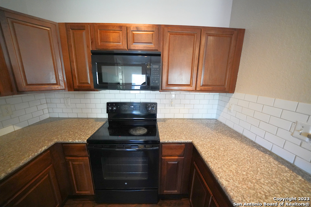 Image 15 of 33 For 5005 Stowers Blvd