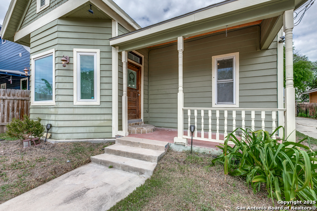 Image 2 of 25 For 104 Cactus St