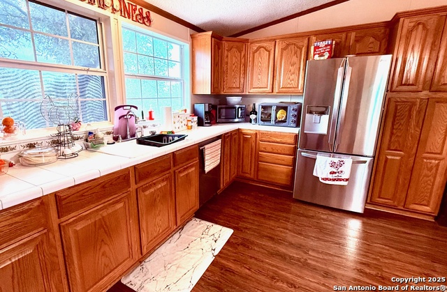 Image 4 of 11 For 665 Farhills