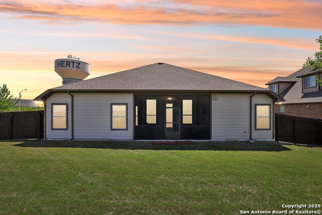 Listing photo id 0 for 1047 Daylan Heights