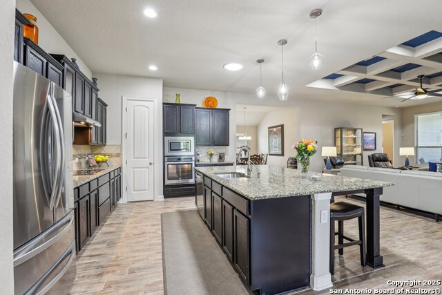 Listing photo id 20 for 1047 Daylan Heights