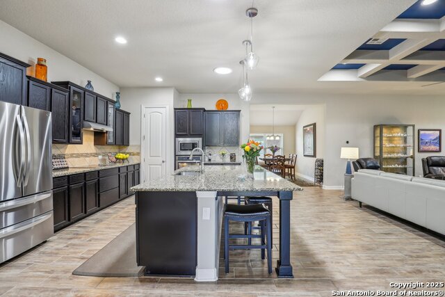 Listing photo id 21 for 1047 Daylan Heights
