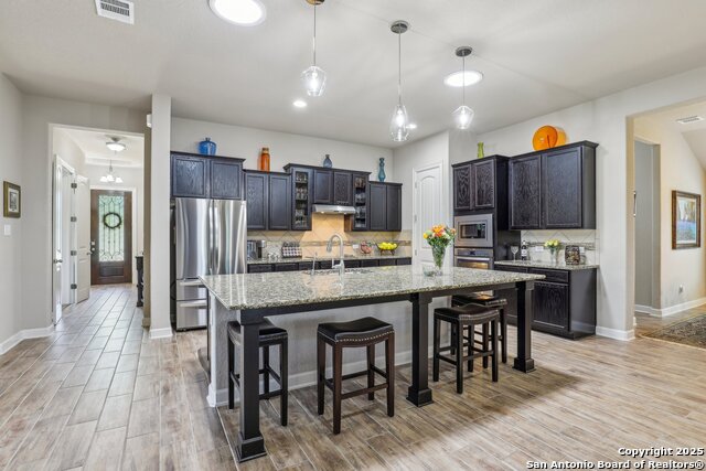 Listing photo id 22 for 1047 Daylan Heights
