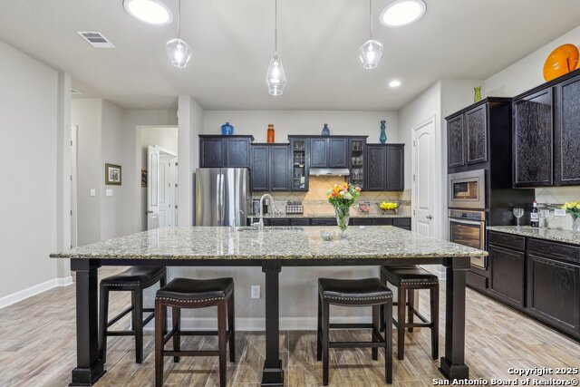 Listing photo id 23 for 1047 Daylan Heights