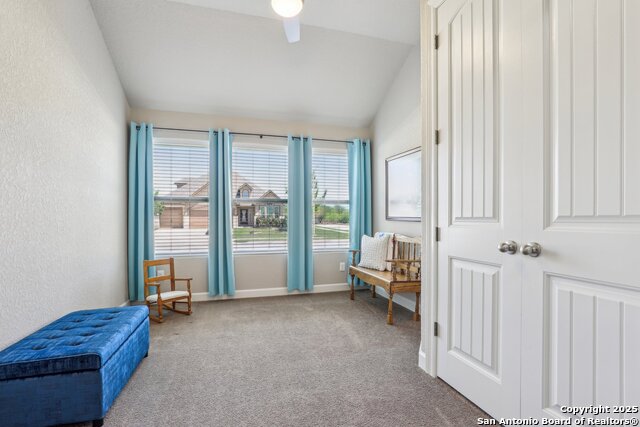 Listing photo id 28 for 1047 Daylan Heights