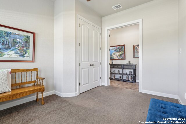 Listing photo id 29 for 1047 Daylan Heights