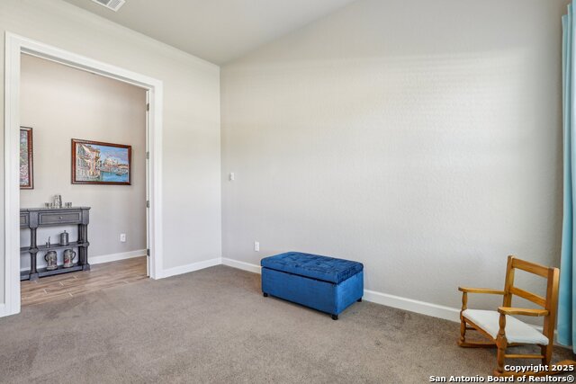 Listing photo id 30 for 1047 Daylan Heights