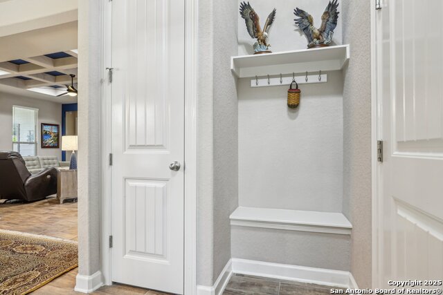 Listing photo id 34 for 1047 Daylan Heights