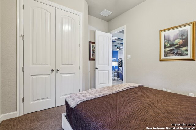 Listing photo id 40 for 1047 Daylan Heights