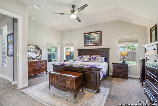 Listing photo id 42 for 1047 Daylan Heights