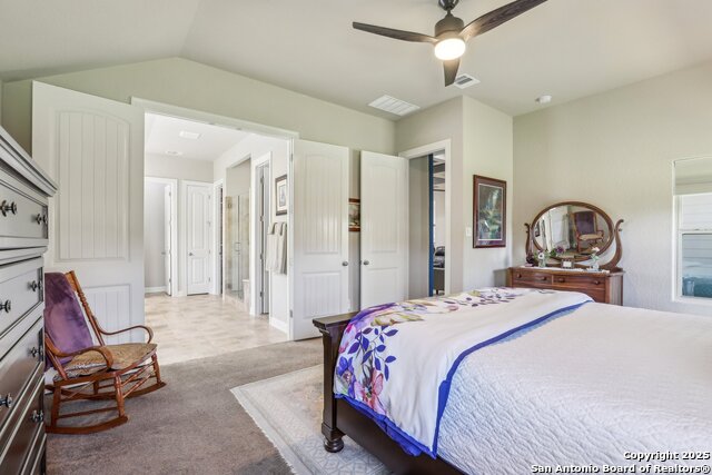 Listing photo id 43 for 1047 Daylan Heights