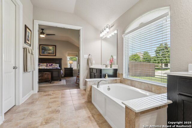 Listing photo id 47 for 1047 Daylan Heights