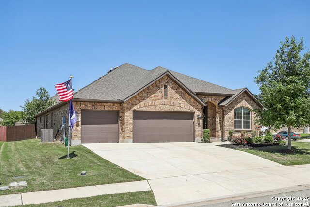 Listing photo id 3 for 1047 Daylan Heights