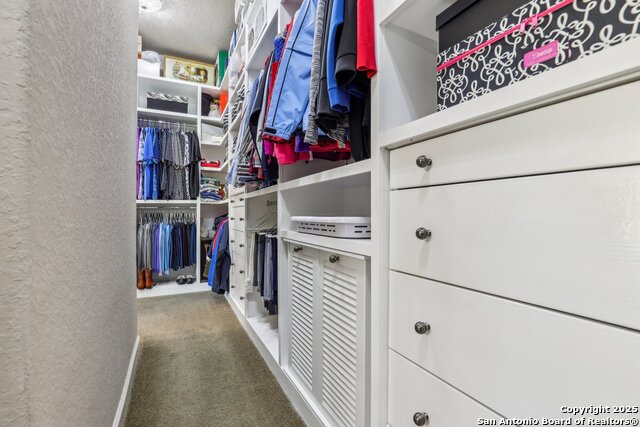 Listing photo id 50 for 1047 Daylan Heights
