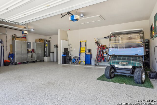 Listing photo id 52 for 1047 Daylan Heights