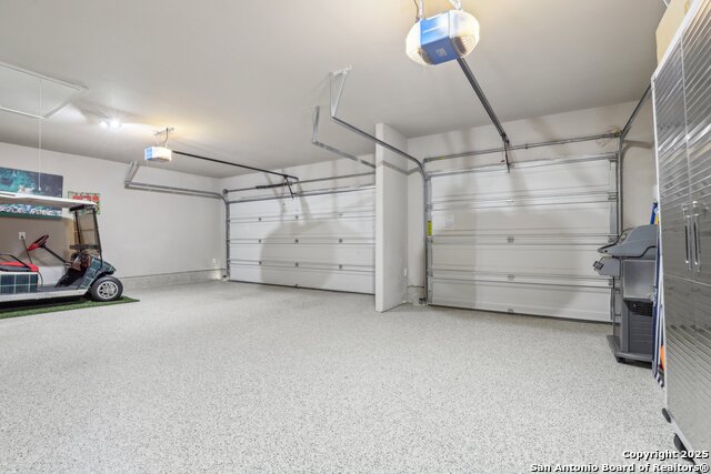 Listing photo id 53 for 1047 Daylan Heights