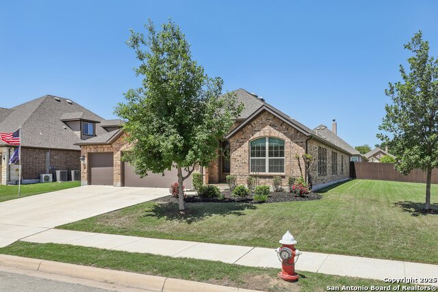 Listing photo id 4 for 1047 Daylan Heights