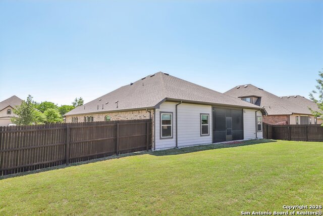 Listing photo id 60 for 1047 Daylan Heights