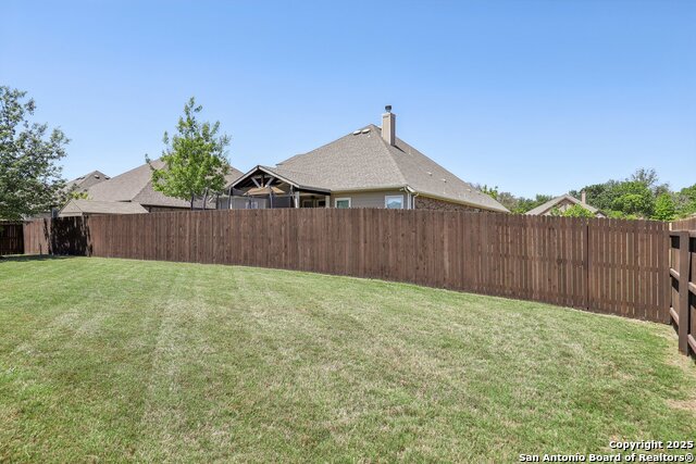 Listing photo id 61 for 1047 Daylan Heights