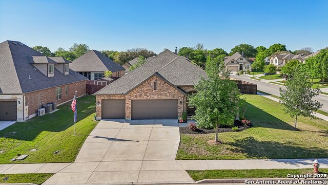 Listing photo id 67 for 1047 Daylan Heights