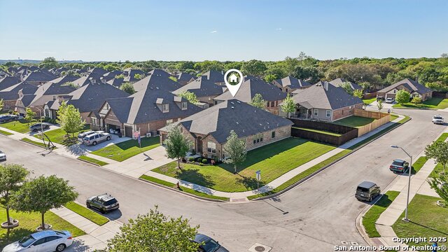 Listing photo id 70 for 1047 Daylan Heights