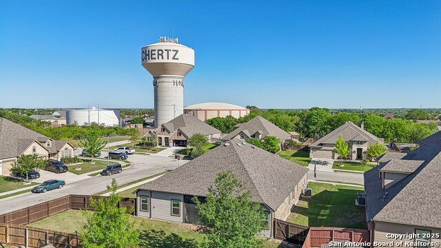 Listing photo id 73 for 1047 Daylan Heights
