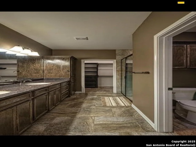 Listing photo id 10 for 8318 Excalibur Rd
