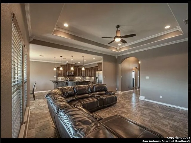 Listing photo id 2 for 8318 Excalibur Rd