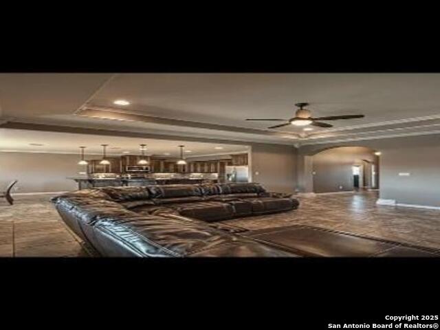 Listing photo id 3 for 8318 Excalibur Rd