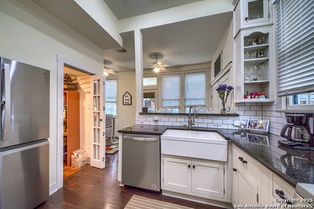 Image 14 of 42 For 801 Pine N 